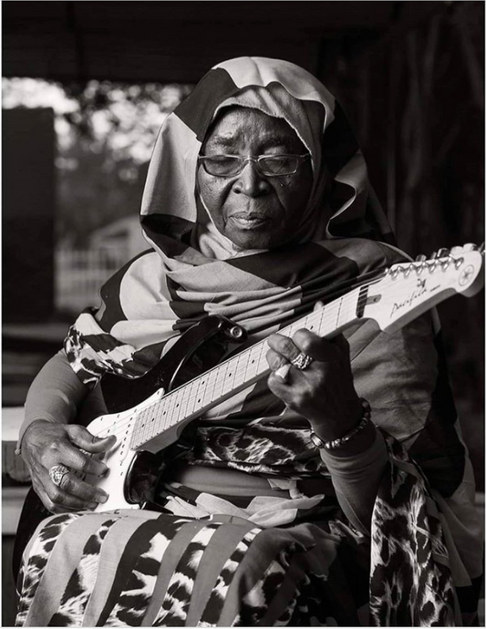 Strumming Through History: Zakia Abul Gassim Abu Bakr, Sudan's Pioneer Woman Guitarist
